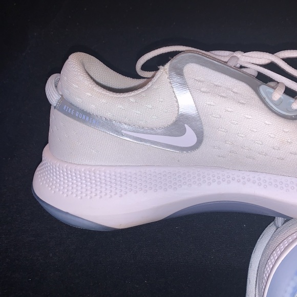 ⭐️WOMEN NIKE JOYRIDE RUNNERS SHOES ⭐️ - Picture 12 of 16